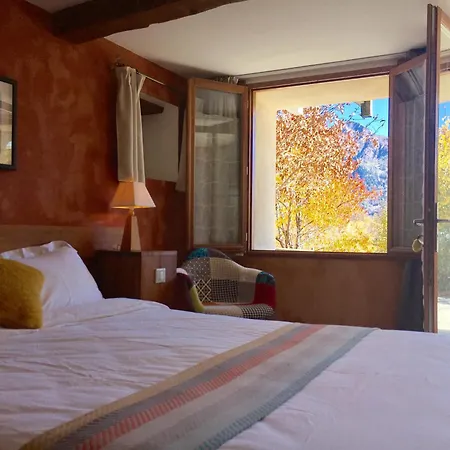 D'hotes La Grange Des Ecrins Guest house Chabottes